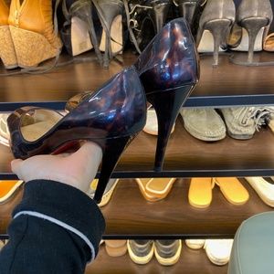 Christian Louboutin Open Toe Heels (US 7) 37.5